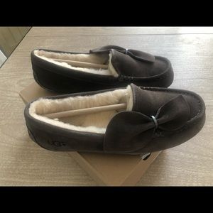 UGG womens Ansley Twist slipper moc